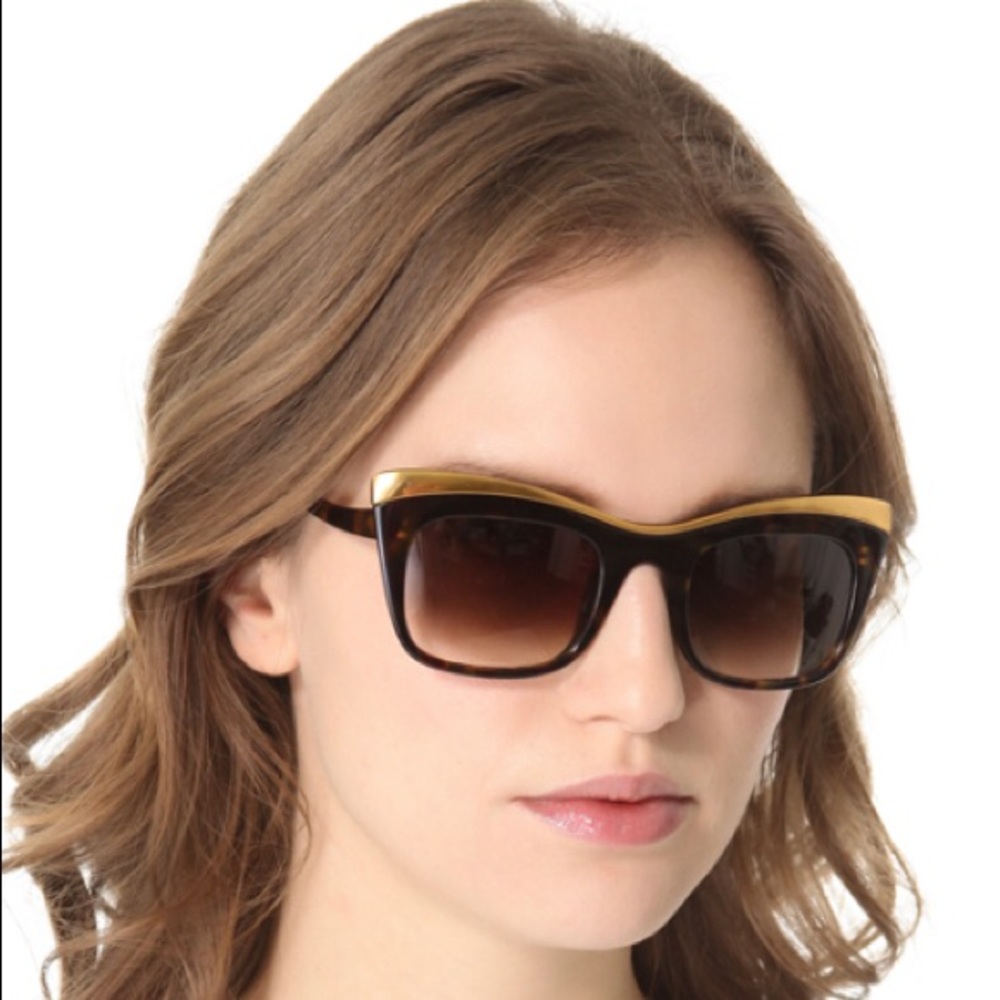 ELIZABETH AND JAMES catseye sunnies - LIKE NEW!